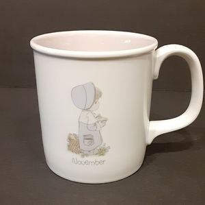 👩‍💻 Precious Moments November Mug C-08